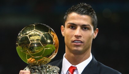 九游app官网下载-掘金队约基奇成为首位背靠背三双场均中锋，掘金队约基奇之前的中锋